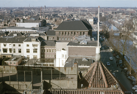 22806 Overzicht van een deel van de Stationswijk te Utrecht, met rechts de Catharijnesingel en in het midden het ...